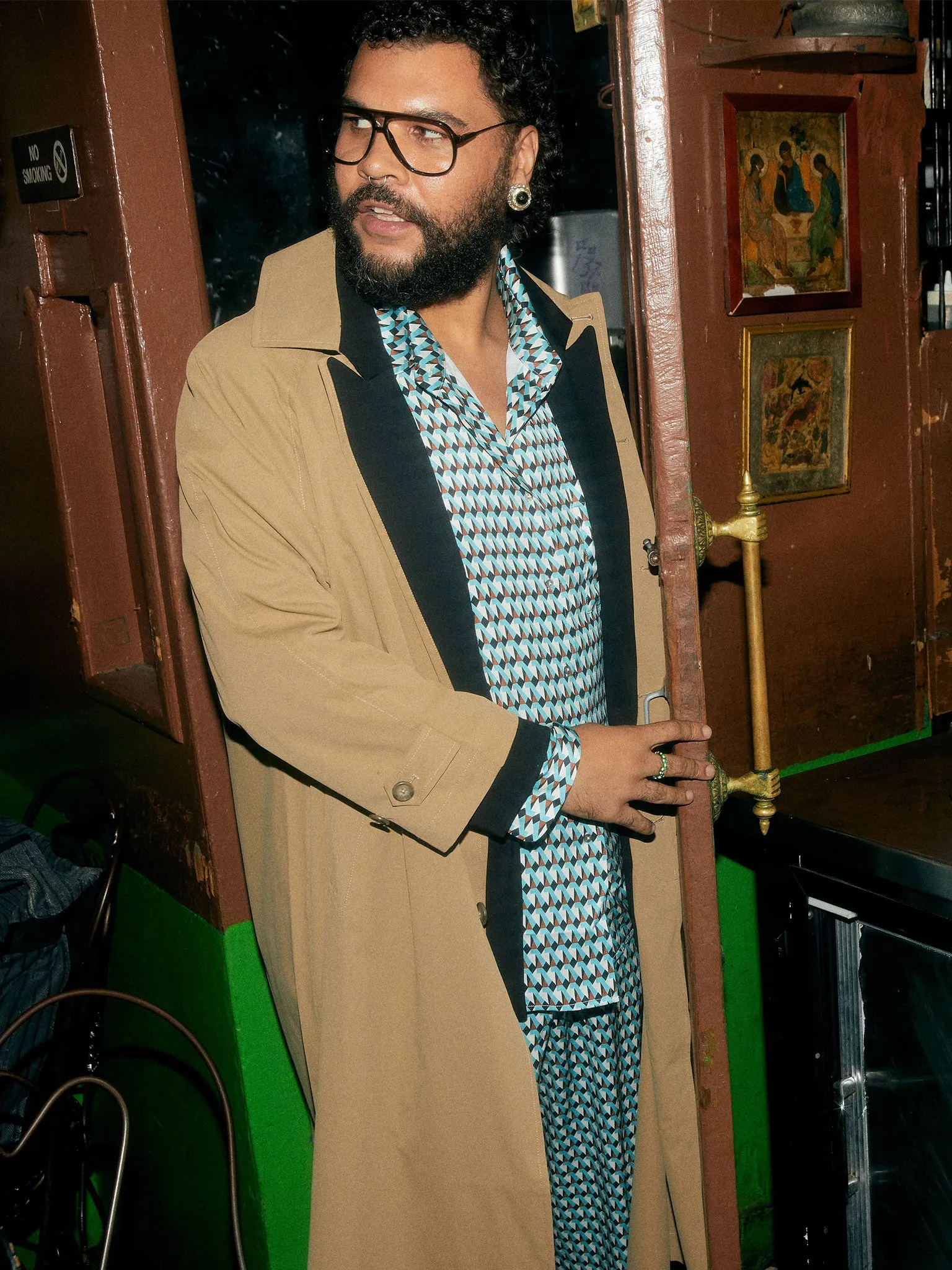 04 ICONIC TRENCH COAT