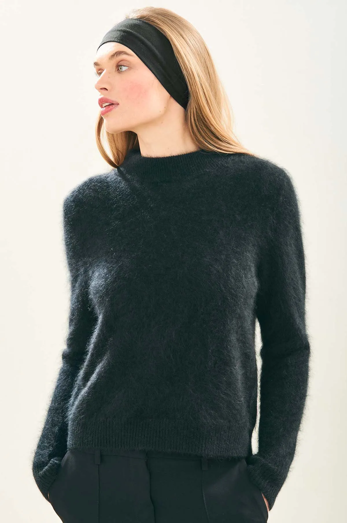 Brushed Turtle Knit Black