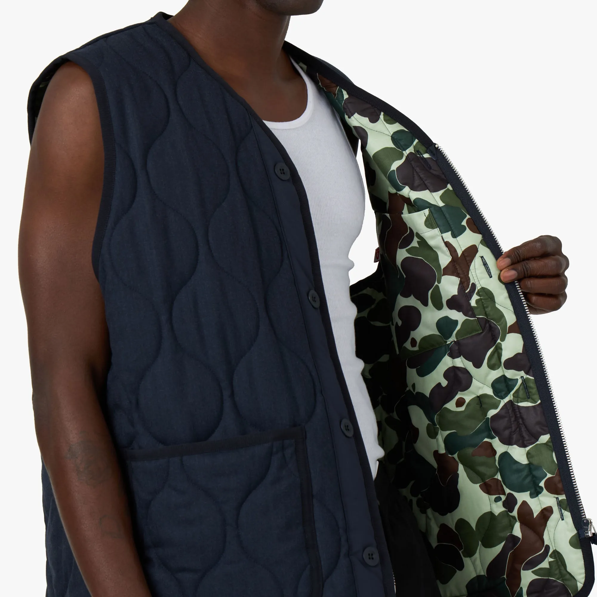 COMME des GARÇONS HOMME Herringbone Quilted Vest / Navy