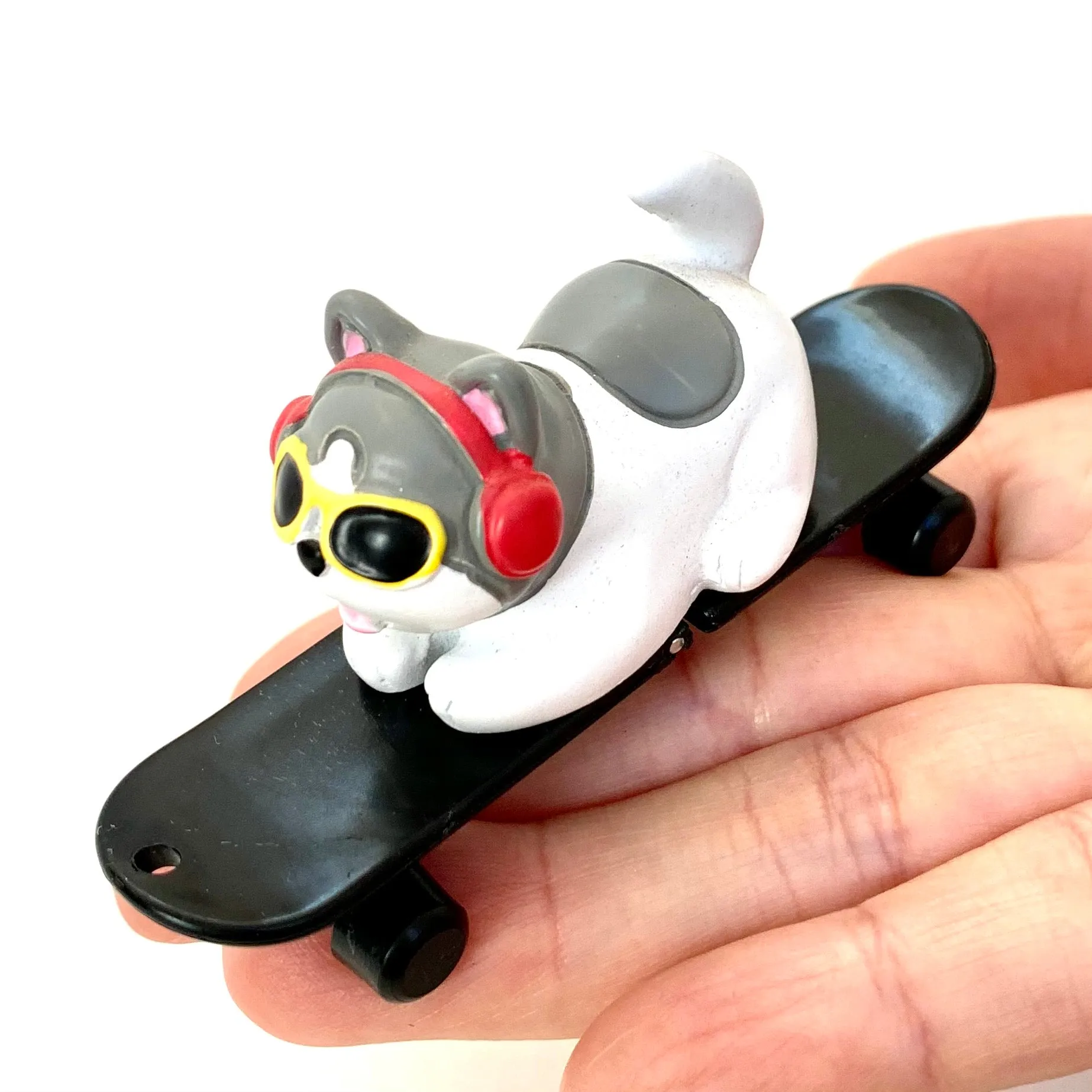X 70831 SKATEBOARD ANIMALS CAPSULE-DISCONTINUED